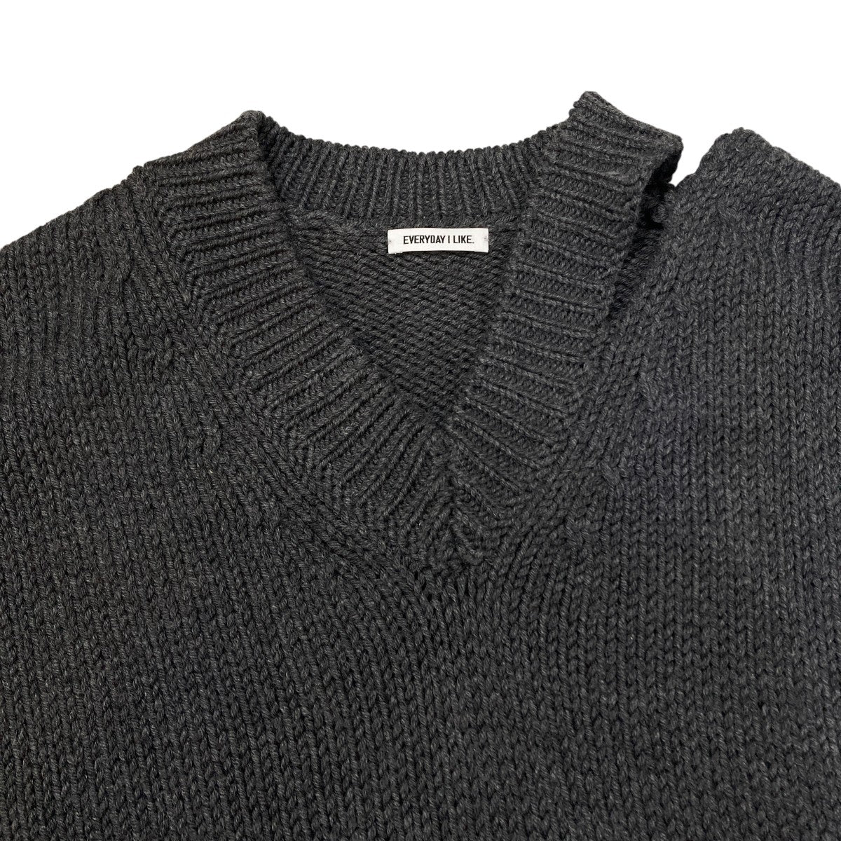 Cut Off Neck Sweaterニット23080586836030