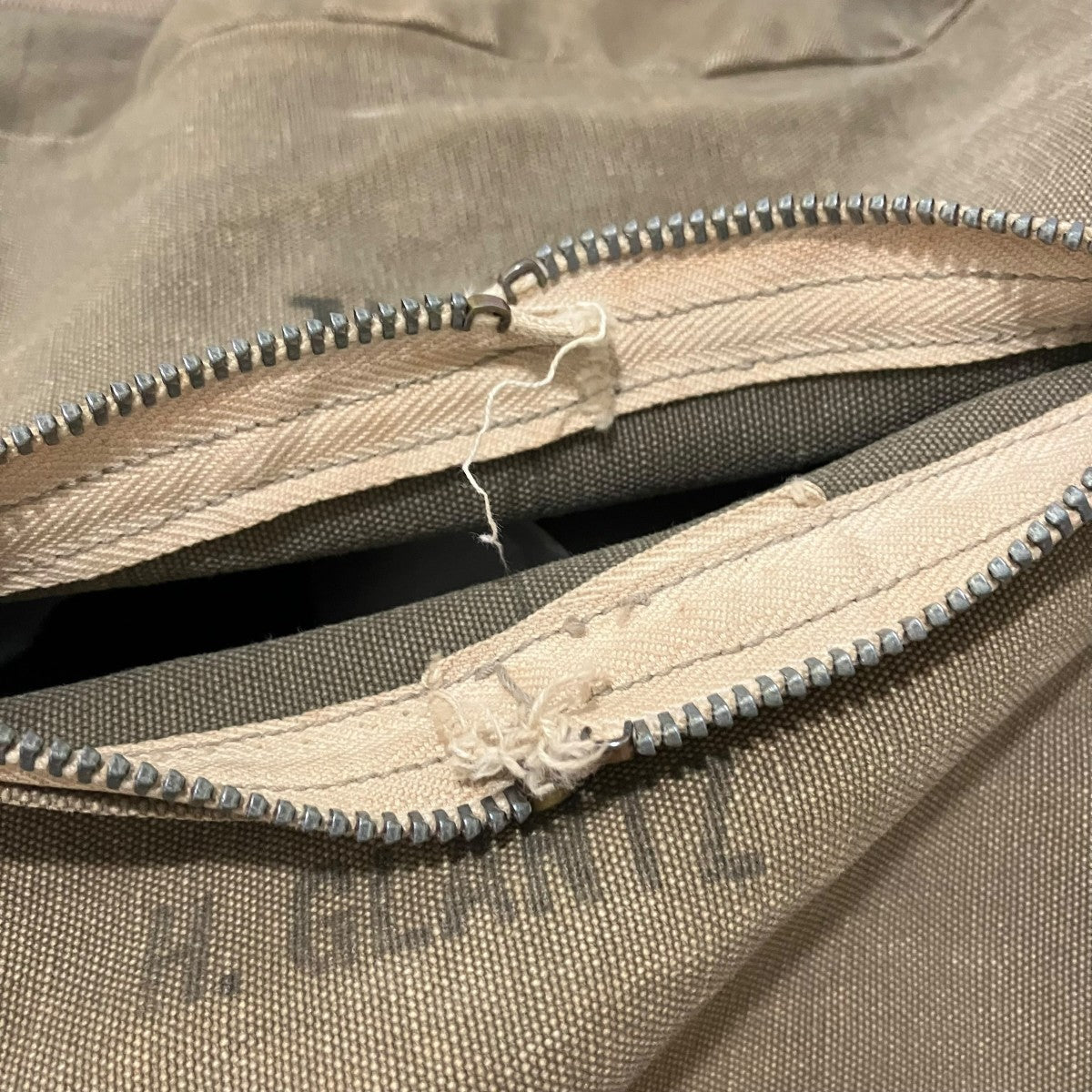 TALONジップアビエイターキットバッグ