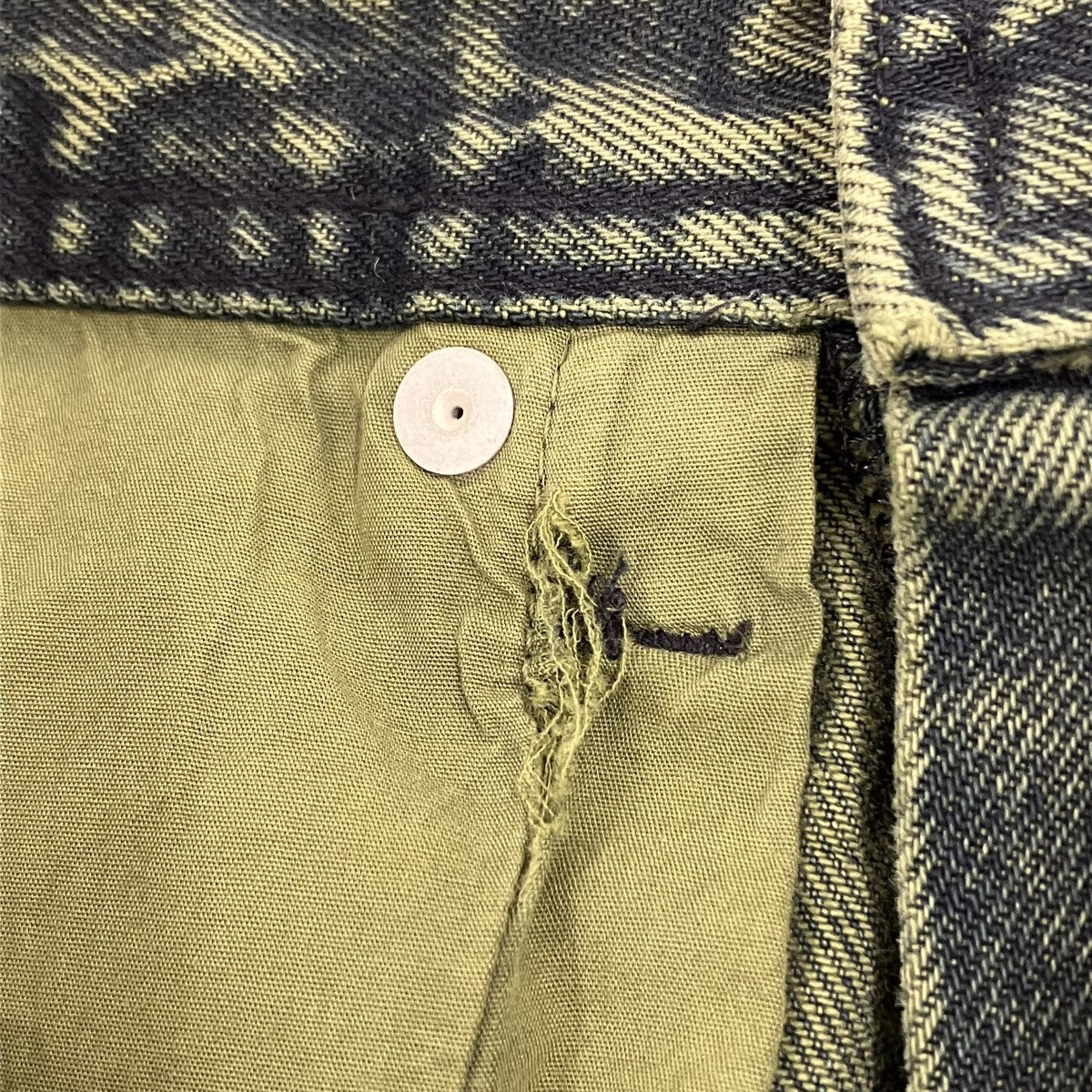 デニムパンツ