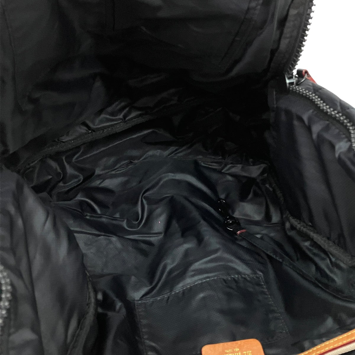 Black Metro Backpackリュック