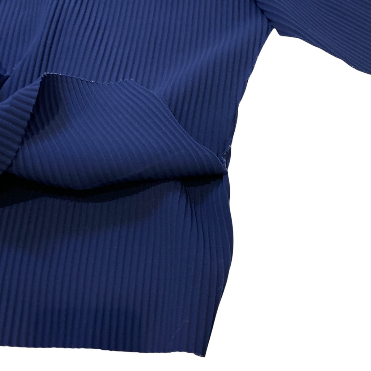 me ISSEY MIYAKE 半袖 羽織りカーディガン　ネイビー me ISSEY MIYAKE(ミーイッセイミヤケ) 22AWカーディガンMI24KO783