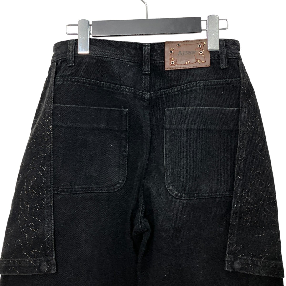 EMBROIDERY WRAP JEANSブラックジーンズ