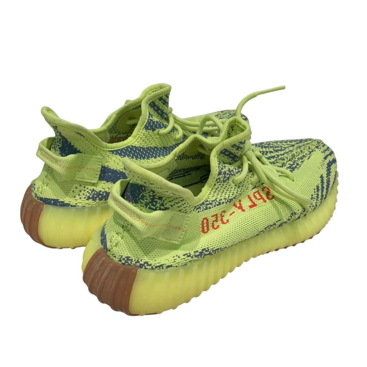 YEEZY BOOSTスニーカーB37572