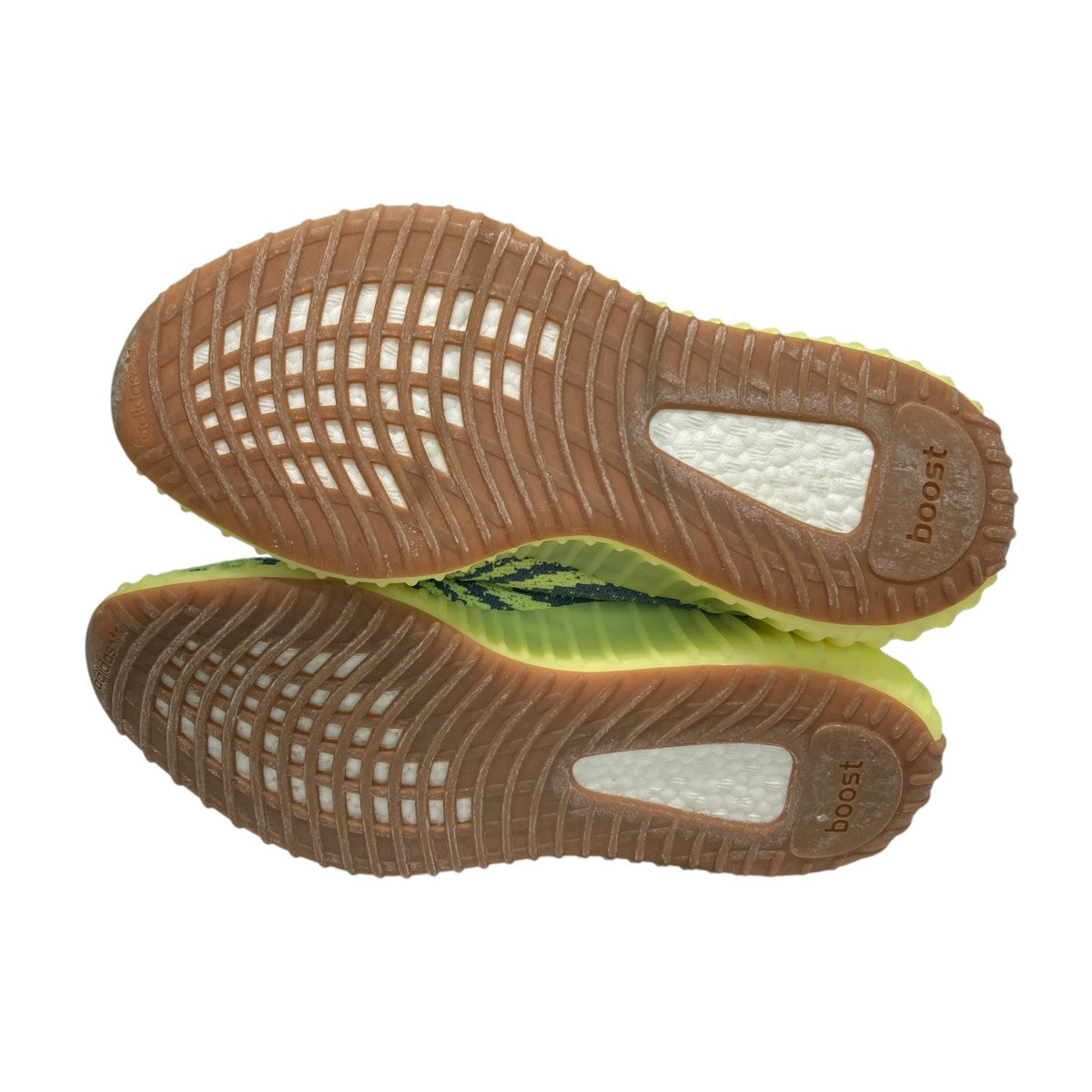 YEEZY BOOSTスニーカーB37572