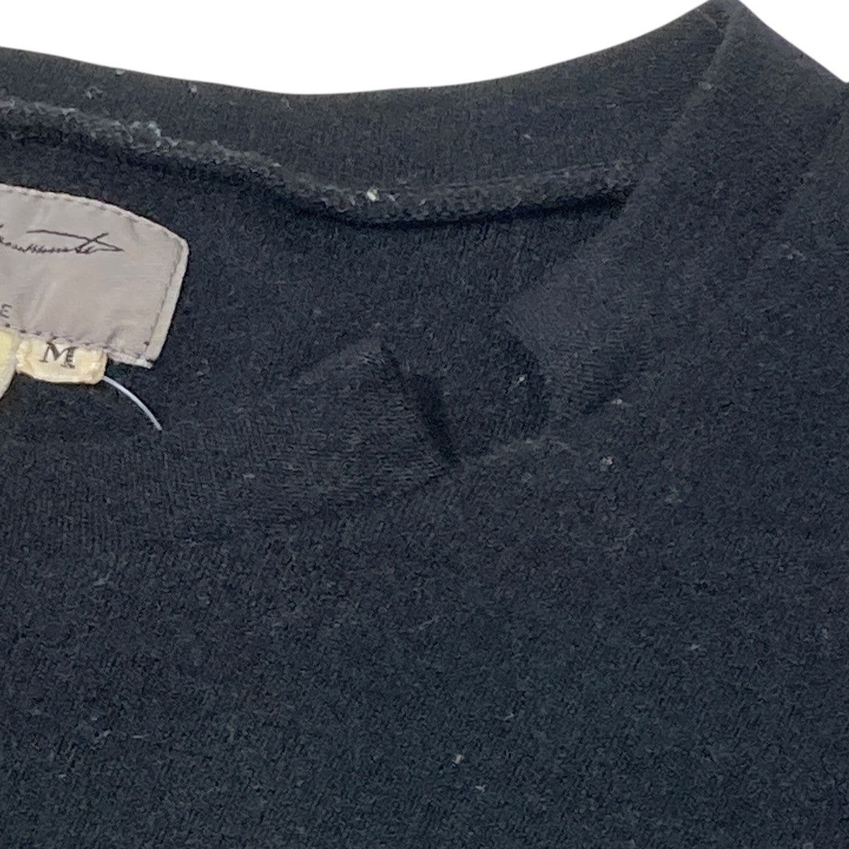 ネックスリットロングスリーブTシャツ