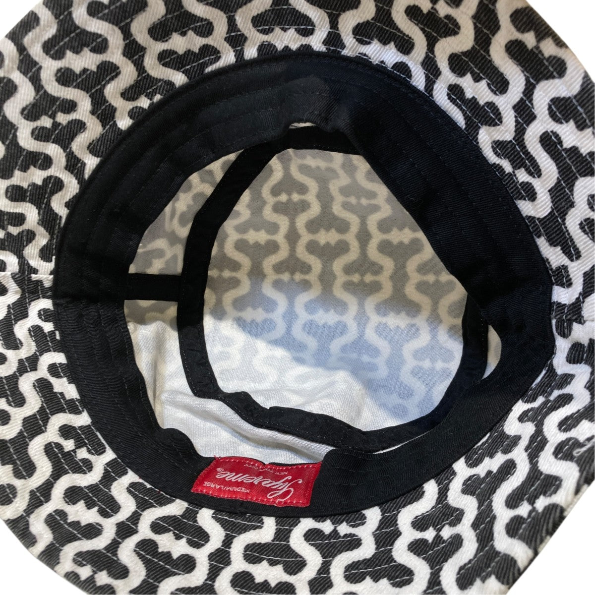 専用 Supreme Twill Crusher ブラック モノグラム ハット Supreme(シュプリーム) Twill Crusherハット ブラック×ホワイト サイズ