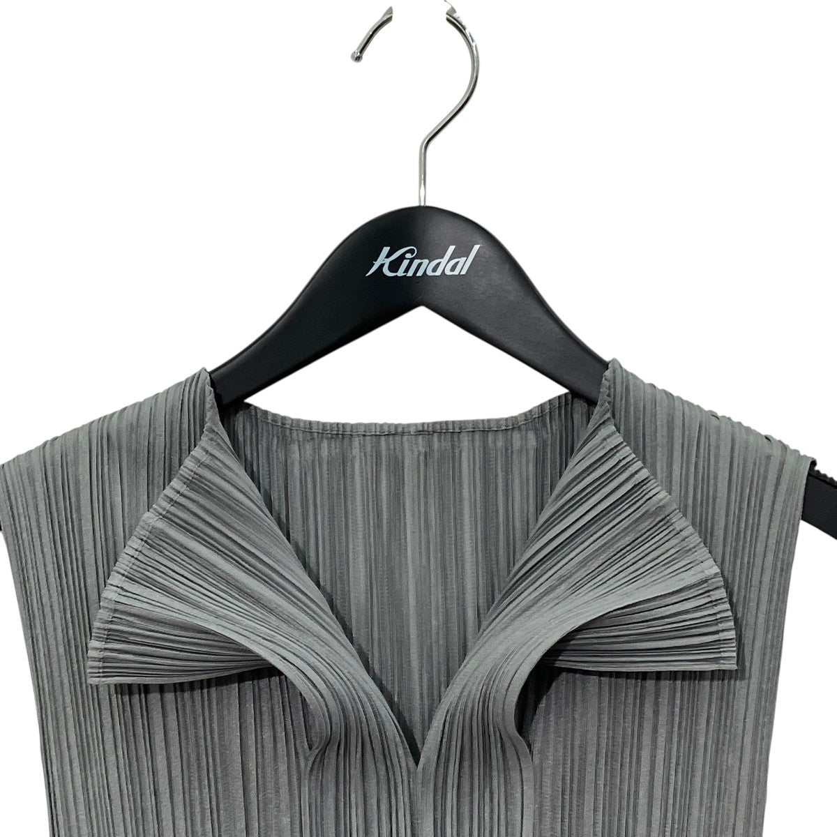 PLEATS PLEASE カットソー　ノースリーブ PLEATS PLEASE(プリーツプリーズ) ノースリーブカットソーPP71-JK751