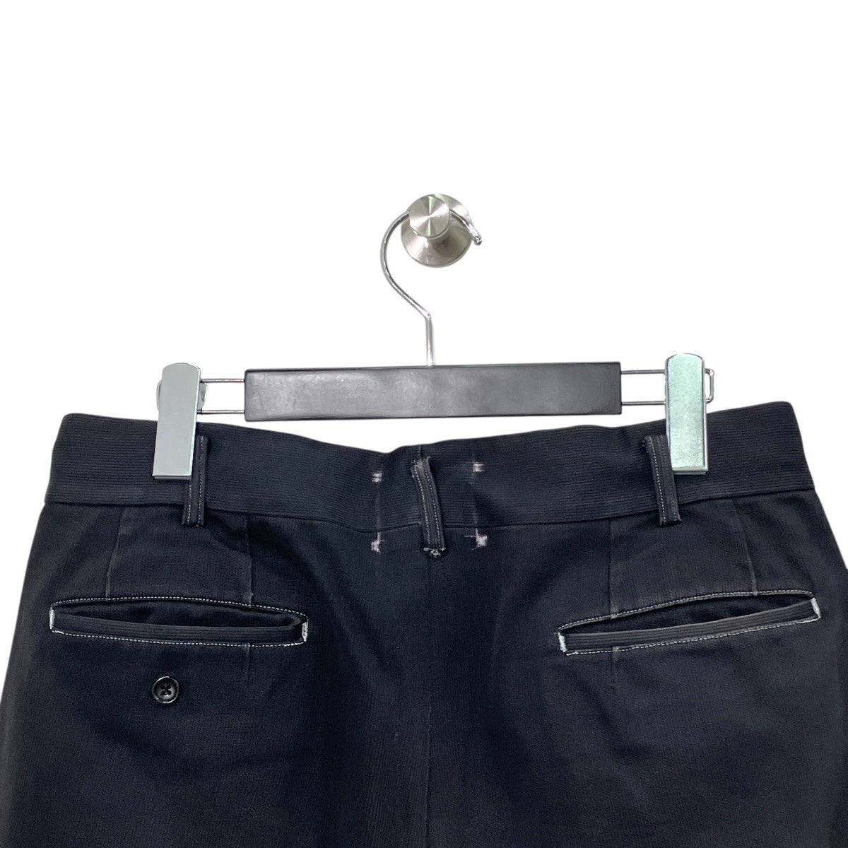 タックパンツ