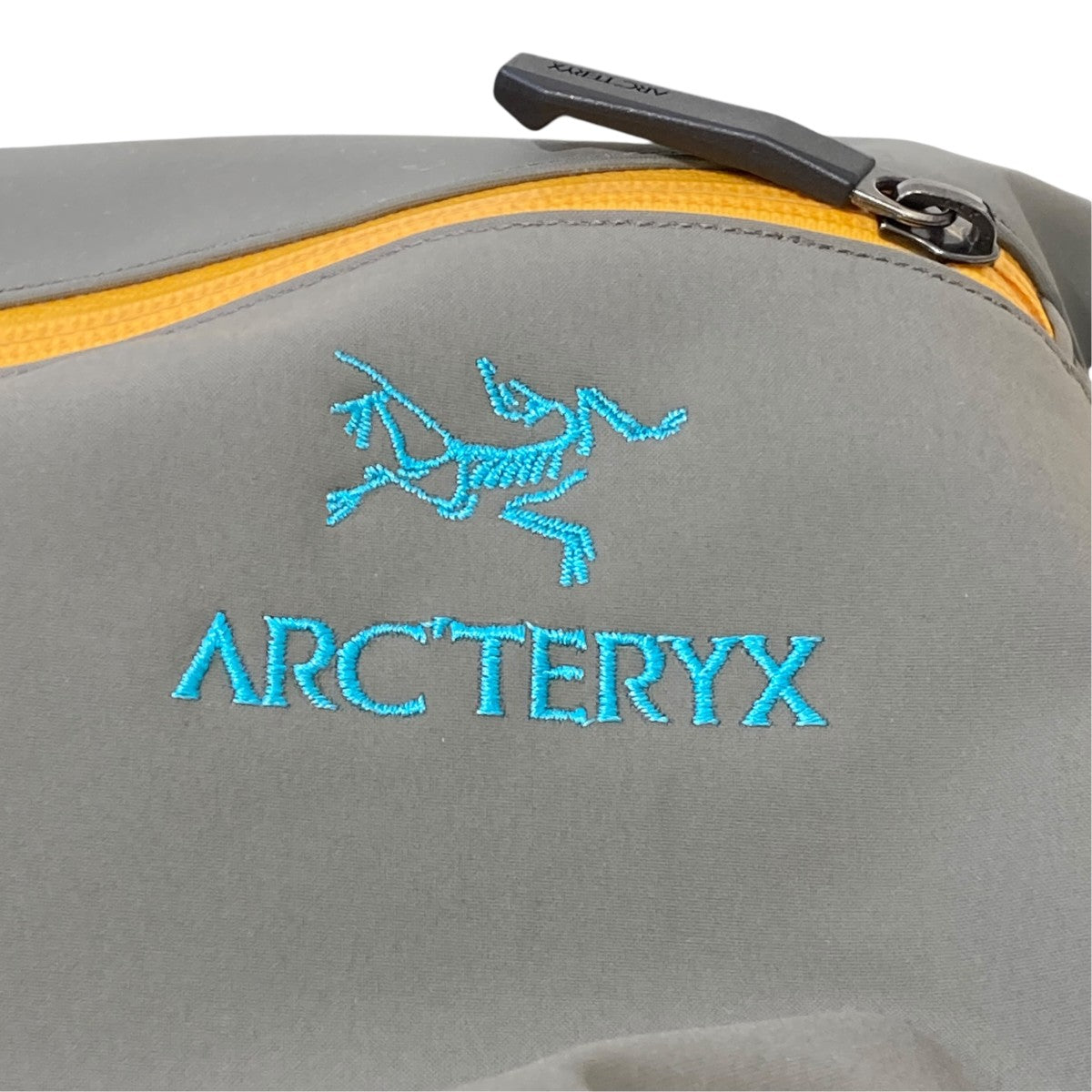 ARRO 8 SHOULDER BAGショルダーバッグ28725