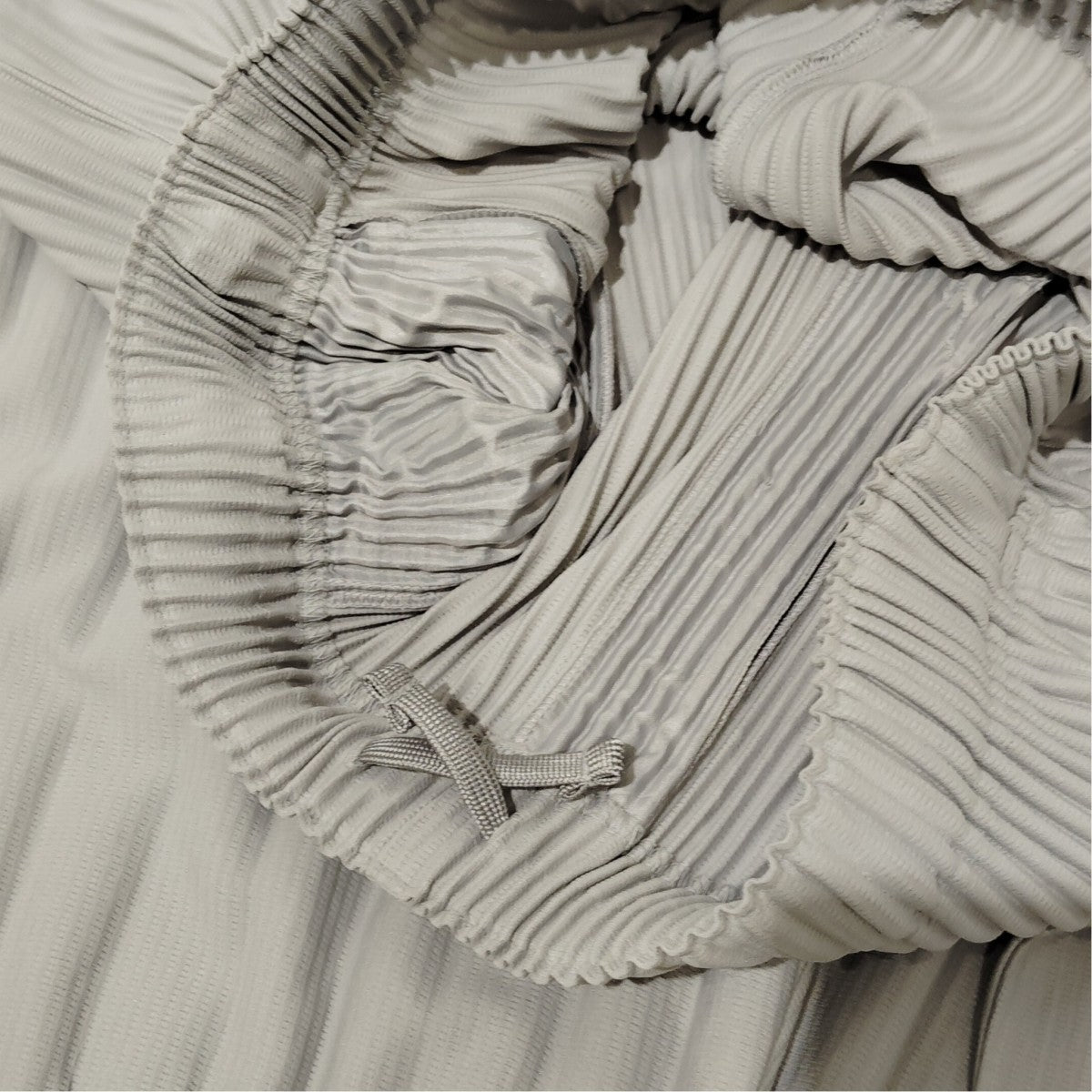 ISSEY MIYAKE 消しプリーツパンツHP55JF451 古着・中古-4枚目のアイテム画像